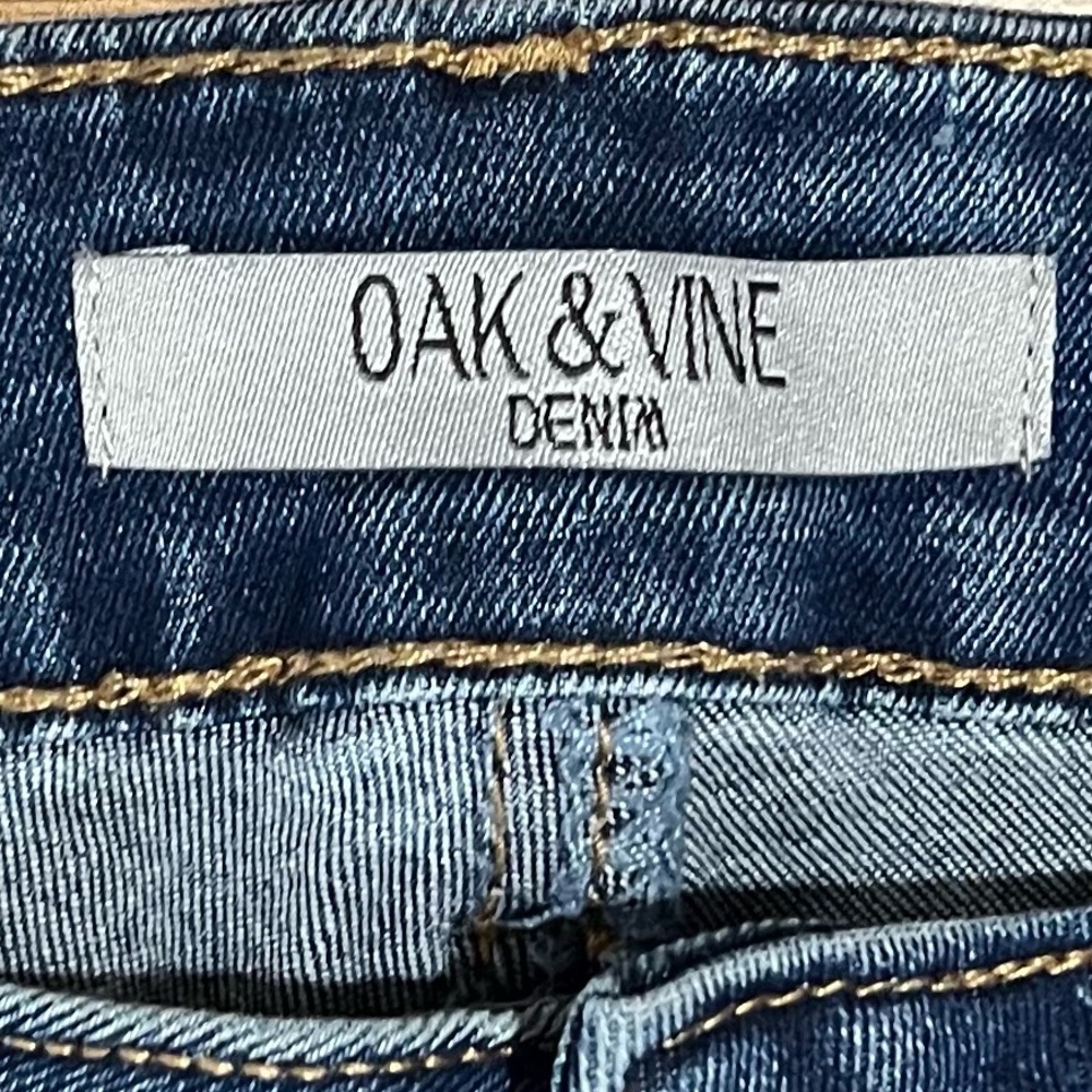 Oak & Vine High Rise Flare Leg Five Pockets Embroidered Jeans. Size 20 - Picture 4 of 5